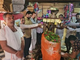 Rajasthan: राजस्थान में है एक अनोखा शिवलिंग, जहां चढ़ता है सिंदूर का चोला; जानें क्या है मान्यता Rajasthan: राजस्थान में है एक अनोखा शिवलिंग, जहां चढ़ता है सिंदूर का चोला; जानें क्या है मान्यता