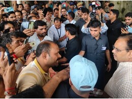 Rajasthan: सुबह-सुबह जयपुर के SMS अस्पताल पहुंचे सीएम भजनलाल शर्मा, चेकअप के बाद सुनी लोगों की शिकायतें Rajasthan: सुबह-सुबह जयपुर के SMS अस्पताल पहुंचे सीएम भजनलाल शर्मा, चेकअप के बाद सुनी लोगों की शिकायतें
