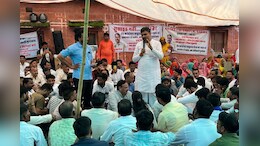 Head Constable Suicide: पांचवें दिन भी हेड कॉस्टेबल के शव का  नहीं हुआ पोस्टमार्टम, मोर्चरी के सामने धरने पर बैठे परिजन