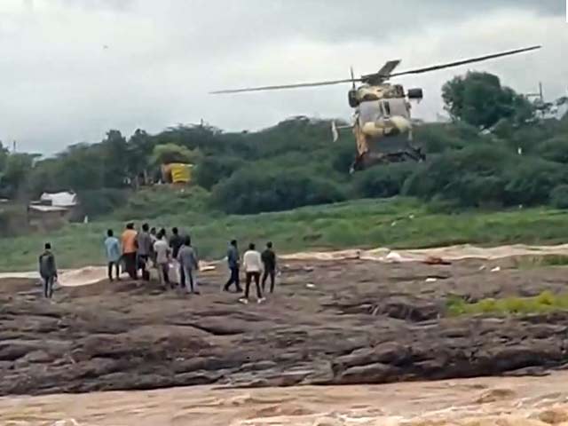 Maharashtra Flood: गिरना नदी में फंसे 15 मछुआरों को वायुसेना ने बचाया