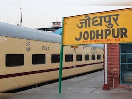 Railway: भारी बारिश से रेल लाइन पर भरा पानी, कई ट्रेनें रद्द; यात्रा से पहले देख लें लिस्ट Railway: भारी बारिश से रेल लाइन पर भरा पानी, कई ट्रेनें रद्द; यात्रा से पहले देख लें लिस्ट