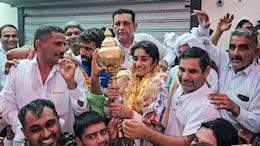 "More Than 1000 Olympic Gold Medals": Vinesh Phogat's Emotional Homecoming - Watch