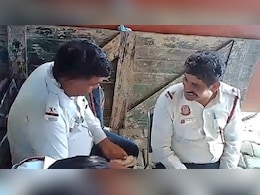 On CCTV, 3 Delhi Traffic Cops Divide Bribe Money, Suspended On CCTV, 3 Delhi Traffic Cops Divide Bribe Money, Suspended