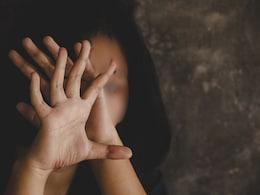 बिहार में सरकारी स्कूल में नाबालिग से दरिंदगी, पड़ोस के युवक ने ही घर से उठाया... फिर किया घिनौना काम बिहार में सरकारी स्कूल में नाबालिग से दरिंदगी, पड़ोस के युवक ने ही घर से उठाया... फिर किया घिनौना काम
