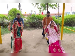 Hariyali Teej के दिन जरूर गाएं ये भजन और झूला गीत, बिना इसके अधूरा माना जाता है व्रत, यहां पढ़िए Lyrics Hariyali Teej के दिन जरूर गाएं ये भजन और झूला गीत, बिना इसके अधूरा माना जाता है व्रत, यहां पढ़िए Lyrics