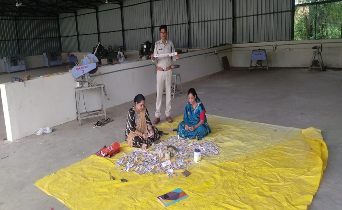 Raksha Bandhan: यहां बनी हैं ऐसी राखियां जो बन जाएंगी पौधा, भाई-बहन के साथ पर्यावरण होगा खुशहाल