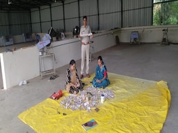 Raksha Bandhan: यहां बनी हैं ऐसी राखियां जो बन जाएंगी पौधा, भाई-बहन के साथ पर्यावरण होगा खुशहाल Raksha Bandhan: यहां बनी हैं ऐसी राखियां जो बन जाएंगी पौधा, भाई-बहन के साथ पर्यावरण होगा खुशहाल