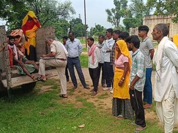 बैरवा को गुर्जर बताकर बदमाशों ने किया अधमरा, गुस्साए लोगों का थाने पर प्रदर्शन