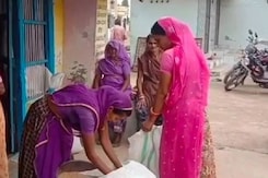 राजस्थान: 562 राशन की दुकानें बंद, हड़ताल पर गए डीलर्स राजस्थान: 562 राशन की दुकानें बंद, हड़ताल पर गए डीलर्स