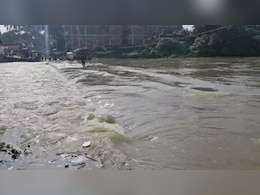 जेहानाबाद में उफान पर दरधा और यमुना नदी, निचले हिस्सों में लोगों के घरों में घुसा पानी