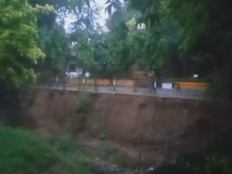 Gwalior के गांधी प्राणी उद्यान में Tiger Cage की दीवार गिरी, अफरा तफरी के बीच खाली कराया गया Zoo