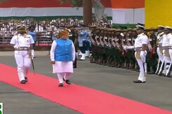 PM Modi Inspects Guard Of Honour At Red Fort On 78th Independence Day PM Modi Inspects Guard Of Honour At Red Fort On 78th Independence Day