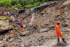 Himachal Pradesh Cloudburst: हिमाचल प्रदेश में बाढ़ से त्राहि-त्राहि, अब तक 18 की मौत 37 लापता Himachal Pradesh Cloudburst: हिमाचल प्रदेश में बाढ़ से त्राहि-त्राहि, अब तक 18 की मौत 37 लापता