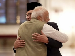 भारत आए मलेशिया प्रधानमंत्री का पीएम मोदी ने कुछ इस अंदाज में किया स्वागत, देखें तस्वीरें