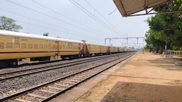 Indian Railways: यात्रीगण कृपया ध्यान दें... कोरिया से गुजरने वाली 11 ट्रेनें रद्द, Delhi जाने वाली इस ट्रेन का रूट बदला