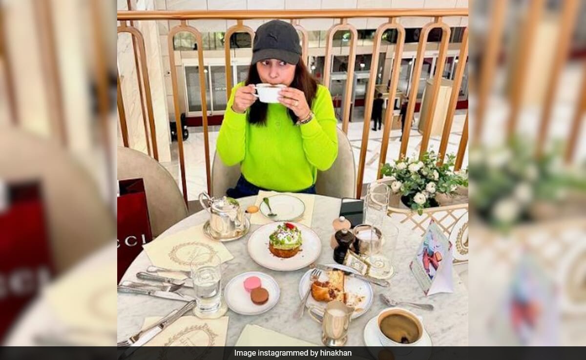 ICYMI: Hina Khan Stepped Out "After Months" Amid Breast Cancer Battle: "Pampering Myself"