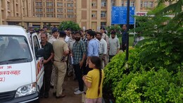 MP News: ग्वालियर के सबसे बड़े अस्पताल के ICU वार्ड में डॉक्टर और तीमारदारों में भिड़ंत, अस्पताल में मची भगदड़
