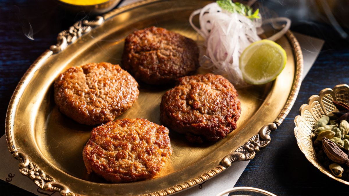 Craving Kebabs And Rolls? Here's Why You Should Consider Ordering In From Lucknowee