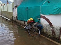 Rajasthan: बारिश के पानी में डूबने से रिटायर्ड फौजी की मौत, सड़कों पर भरा है पानी Rajasthan: बारिश के पानी में डूबने से रिटायर्ड फौजी की मौत, सड़कों पर भरा है पानी