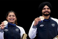 Paris Olympics में अब तक 3 पदक, क्या भारतीय टीम तोड़ पाएगी Tokyo का महारिकॉर्ड? | NDTV India Paris Olympics में अब तक 3 पदक, क्या भारतीय टीम तोड़ पाएगी Tokyo का महारिकॉर्ड? | NDTV India