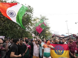 In Rare Sight, East Bengal, Mohun Bagan Supporters Come Together To Protest Kolkata Rape-Murder In Rare Sight, East Bengal, Mohun Bagan Supporters Come Together To Protest Kolkata Rape-Murder