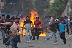 Attack On Hindus In Bangladesh: बांग्लादेश में हिंदुओं पर हमलों की घटनाएं, हालात पर भारत की क़रीबी निगाह Attack On Hindus In Bangladesh: बांग्लादेश में हिंदुओं पर हमलों की घटनाएं, हालात पर भारत की क़रीबी निगाह