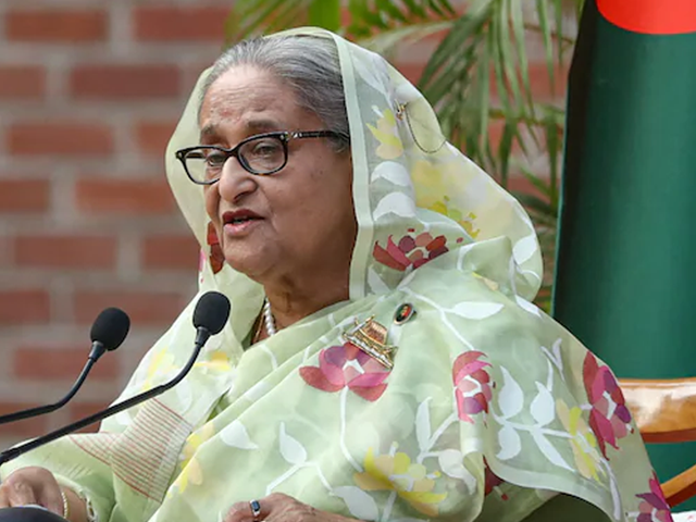 Violence in Bangladesh: बांग्लादेश में बड़ी हलचल, PM आवास में घुसे प्रदर्शनकारी | Sheikh Hasina