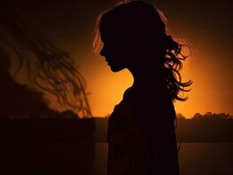 नाबालिग लड़की का हाथ पकड़कर प्यार का इजहार करने वाले 19 वर्षीय युवक को दो साल की सजा नाबालिग लड़की का हाथ पकड़कर प्यार का इजहार करने वाले 19 वर्षीय युवक को दो साल की सजा