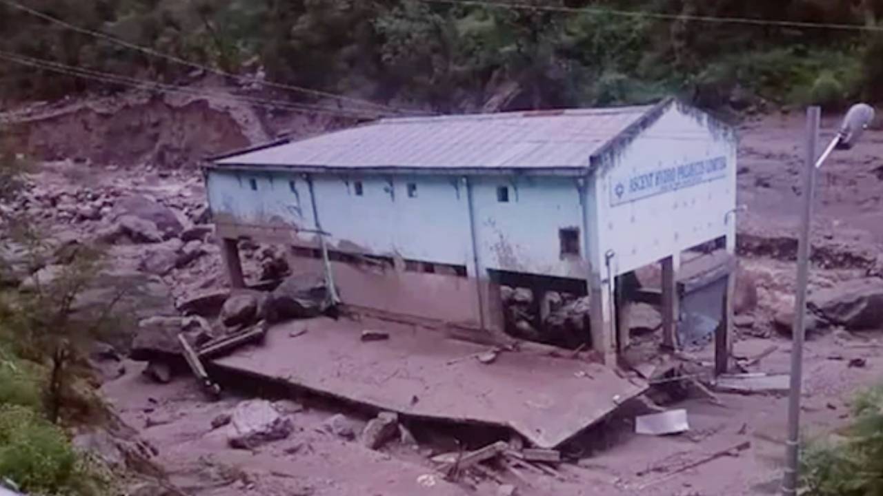 Heavy Rains In Kedarnath: केदारनाथ में फंसे MP के यात्री, जानें क्या हैं हालात?। Latest । CM Mohan