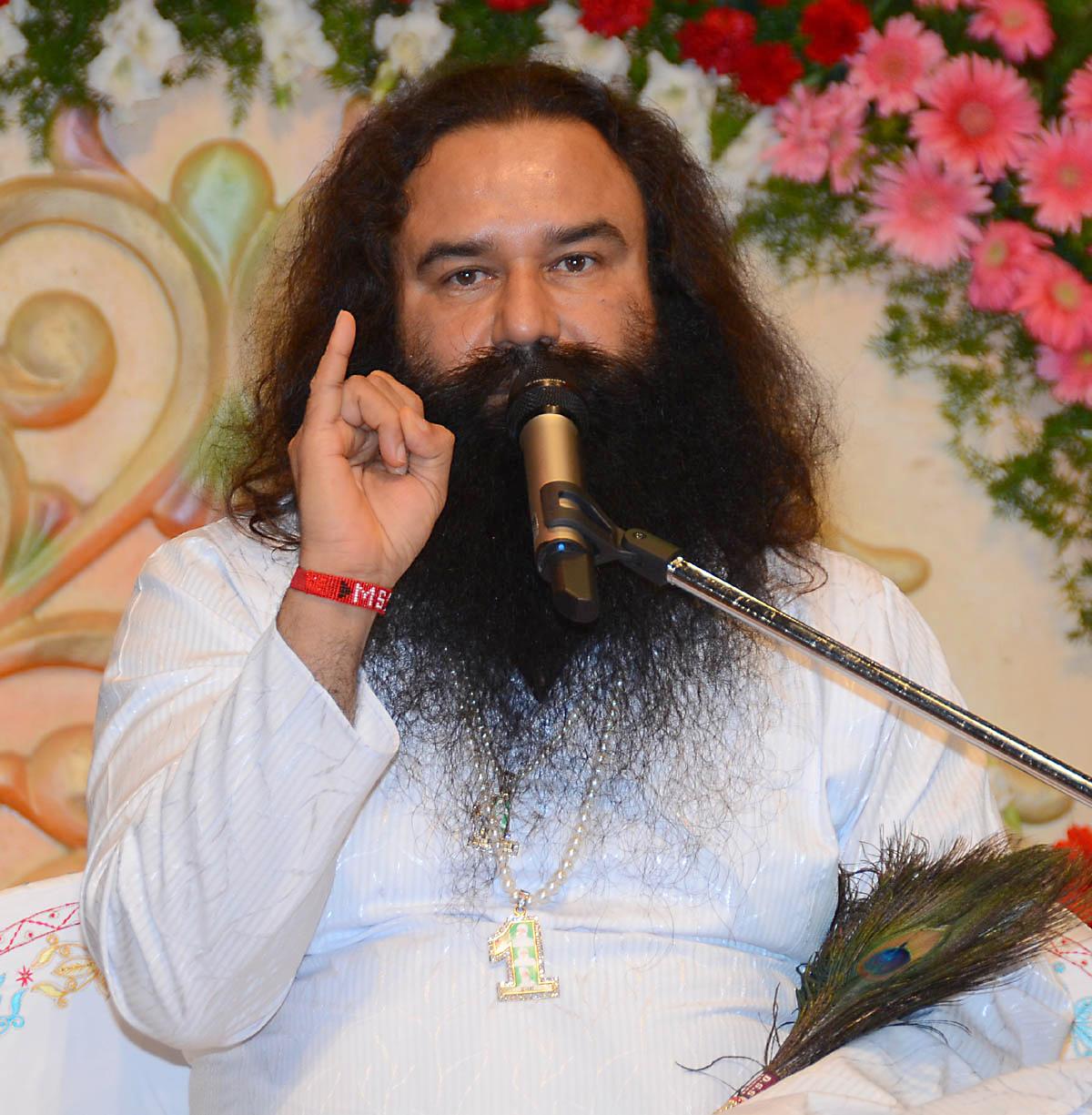 गुरमीत राम रहीम फिर जेल से आया बाहर, इस बार मिला 40 दिन का पैरोल