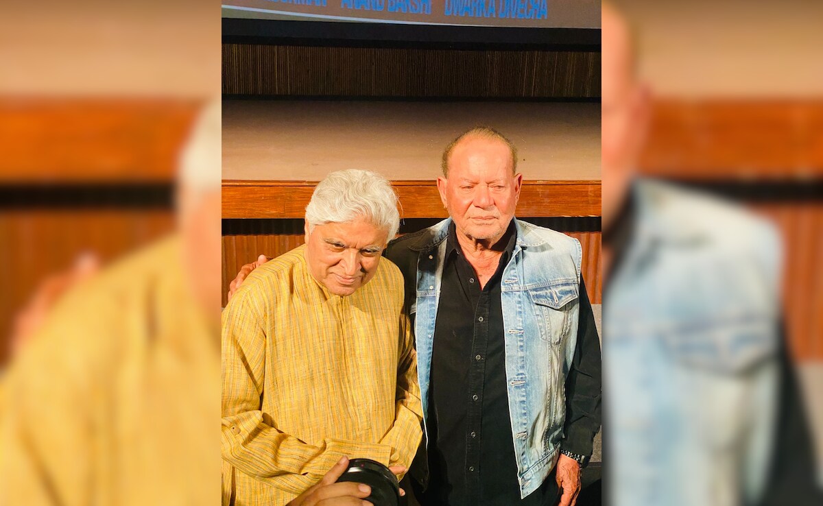 49 Years Of <i>Sholay</i>: <i>Angry Young Men</i> Salim Khan-Javed Akhtar Attend Film's Special Screening