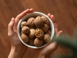 इन लोगों को भूलकर भी नहीं खाना चाहिए अखरोट, सेहत पर पड़ सकता है बहुत भारी इन लोगों को भूलकर भी नहीं खाना चाहिए अखरोट, सेहत पर पड़ सकता है बहुत भारी