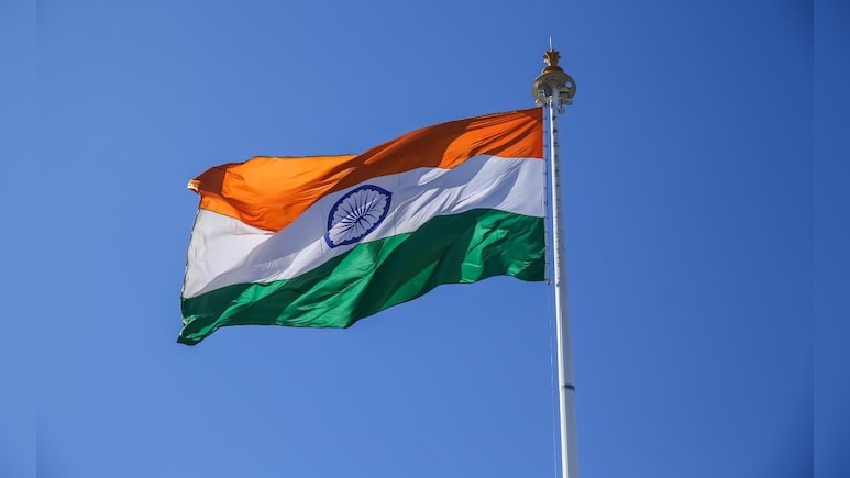 तिरंगे पर सियासत: वक़्फ़ बोर्ड के आदेश से नाराज़ शहर काजी, बोले-देशभक्ति पर सवाल क्यों?