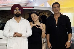Akshay Kumar And Taapsee Pannu Twinning And Winning During <i>Khel Khel Mein</i> Promotions Akshay Kumar And Taapsee Pannu Twinning And Winning During <i>Khel Khel Mein</i> Promotions