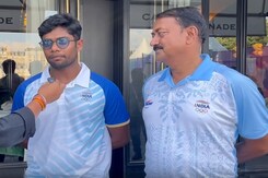 Paris Olympics 2024: बड़ी टीमों को टक्कर दी, तीरंदाज Dhiraj Bommadevra और उनके कोच से खास बातचीत Paris Olympics 2024: बड़ी टीमों को टक्कर दी, तीरंदाज Dhiraj Bommadevra और उनके कोच से खास बातचीत