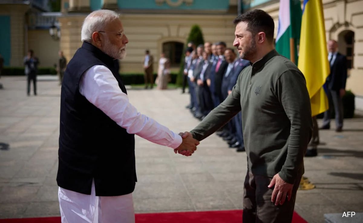 PM Speaks With Zelensky, Urges For Peaceful Resolution Of Russia Conflict