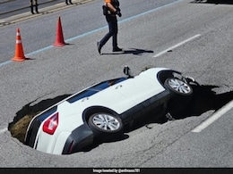 Massive Sinkhole Opens Up In Seoul, Swallows SUV With 2 People Inside Massive Sinkhole Opens Up In Seoul, Swallows SUV With 2 People Inside