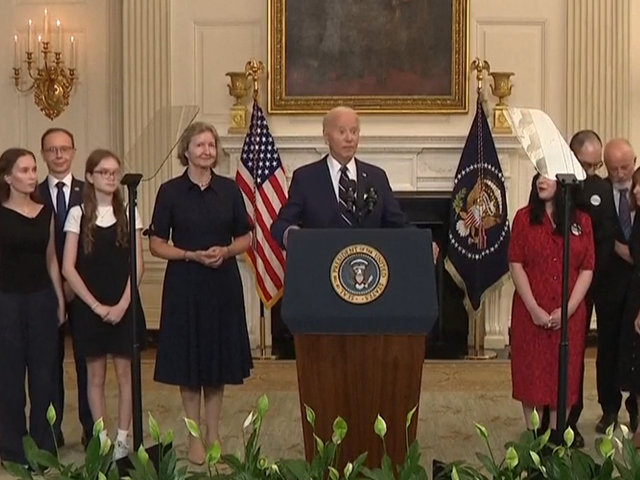 Western Countries में कैदियों की बड़ी अदला-बदली, अमेरिकी पत्रकार और नौसैनिक रिहा