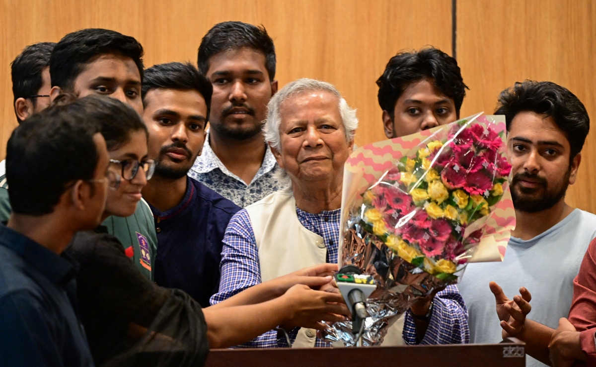 बांगलादेशमध्ये सत्तांतर, नोबेल विजेते मोहम्मद यूनुस यांनी स्थापन केले हंगामी सरकार