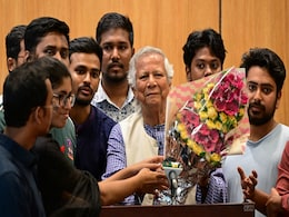बांगलादेशमध्ये सत्तांतर, नोबेल विजेते मोहम्मद यूनुस यांनी स्थापन केले हंगामी सरकार बांगलादेशमध्ये सत्तांतर, नोबेल विजेते मोहम्मद यूनुस यांनी स्थापन केले हंगामी सरकार