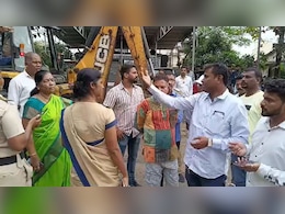 मनसे शाखेवर कारवाईसाठी पालिका अधिकारी आल्या, आल्या पावली परत गेल्या, काय घडलं? मनसे शाखेवर कारवाईसाठी पालिका अधिकारी आल्या, आल्या पावली परत गेल्या, काय घडलं?