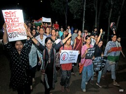 कोलकाता डॉक्टर मर्डर केस में मृतका के माता-पिता ने CBI को दिए इंटर्न और डॉक्टरों के नाम : सूत्र कोलकाता डॉक्टर मर्डर केस में मृतका के माता-पिता ने CBI को दिए इंटर्न और डॉक्टरों के नाम : सूत्र