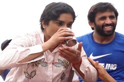 Jhajjar Locals Give Vinesh Glass Of Milk En Route To Charkhi Dadri Jhajjar Locals Give Vinesh Glass Of Milk En Route To Charkhi Dadri