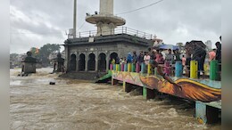 नाशिकमध्ये मुसळधार; धरणांच्या पाणीपातळीत मोठी वाढ, नदीकाठच्या गावांना सतर्कतेचा इशारा