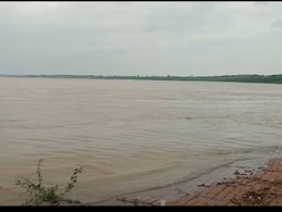 भारी बारिश के बाद उफान पर चंबल नदी, धौलपुर में प्रशासन का अलर्ट जारी; लोगों को सतर्क रहने की सलाह