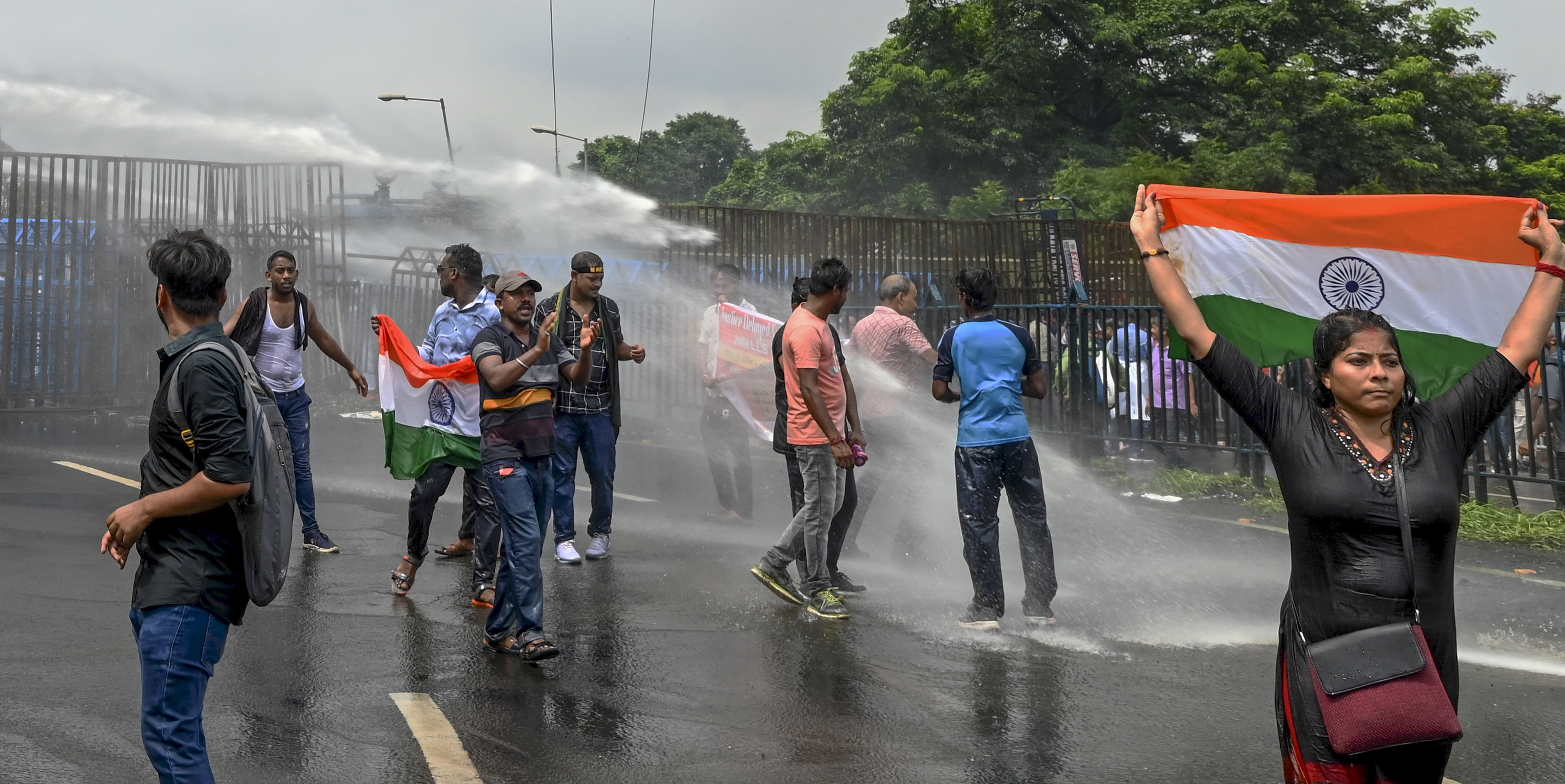 कोलकाता में रैली निकालने वाले छात्र नेता को जमानत देने के खिलाफ सुप्रीम कोर्ट पहुंची बंगाल सरकार