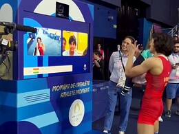 "<i>Gold Laana Hai</i>": Vinesh Phogat Tells Teary-Eyed Mother After Reaching Olympics Final. Watch