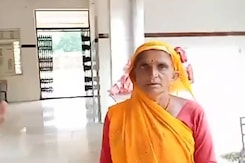 Shivpuri Newborn Death: नहीं थे डॉक्टर-नर्स तो सफाईकर्मी ने करवाई डिलीवरी, बच्चे की मौत Shivpuri Newborn Death: नहीं थे डॉक्टर-नर्स तो सफाईकर्मी ने करवाई डिलीवरी, बच्चे की मौत
