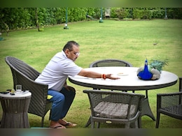 PM मोदी के बाद अब CM भजनलाल ने मोर को दाना खिलाते हुए शेयर की तस्वीर, पोस्ट में लिखी ये बात