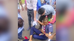 परेड में खड़े-खड़े धड़ाम हुए दर्जन बच्चे,&nbsp;प्रशासन की बड़ी लापरवाही आई सामने
